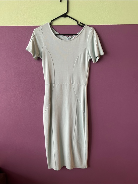 Unique Vintage Dresses & Skirts - Unique Vintage Short-Sleeve Midi Dress in Sage Green